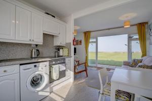 Tigh-Na-Mara by Winterton Cottages