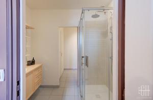 Appartements Appartement avec chambre, parking, bureau, wifi : photos des chambres