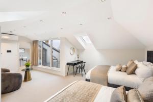 Joy Lane Mansion, Luxe Stay, Poolside Fun & Comfort