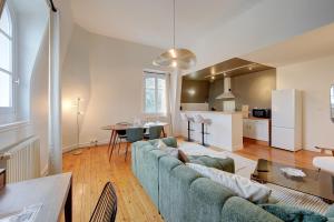 Appartement avec chambre, parking, bureau, wifi