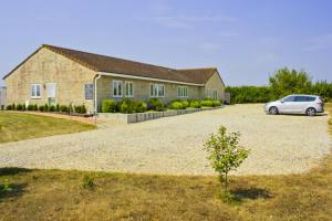 Hext Cottage - Harleys Court Holiday Cottages