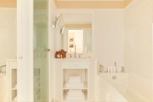 Hotels Hotel Barriere L'Hermitage : photos des chambres