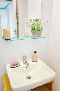 Canga Downtown Studio for 6ppl, balcony, projector