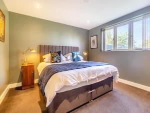 Stunning Barn with Hot Tub on a Secluded Farm