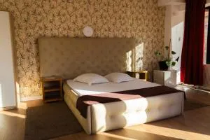 Hotel Funnytime - Бухарест