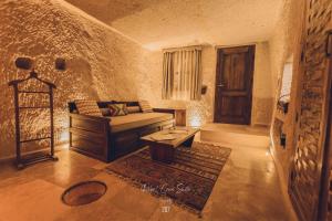 Nino Cave Suites