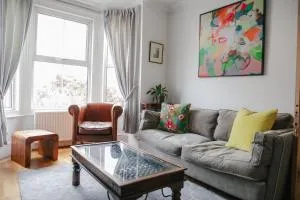 Victorian Terraced House in Salisbury; 3 bedrooms - Porton