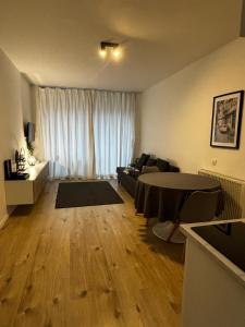 Studio paisible, proche du centre et de la plage!