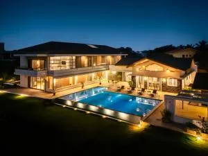 StayVista at Solaris with Pool, Lawn & BBQ - Kīhīm