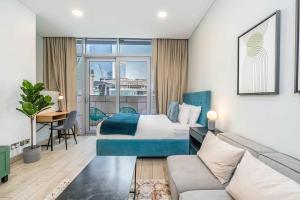 Silkhaus Vacation Homes newly furnished studio facing DIFC with pool and gym access