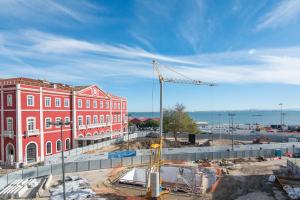 Very Sunny apartment with large balcony 3rd floor