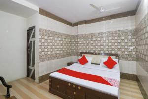 Hotel O Royal Plaza