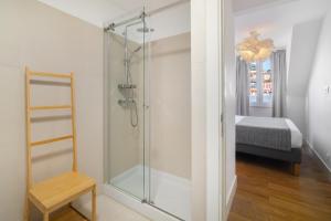 Modern Lisbon Apartments by Soulplaces