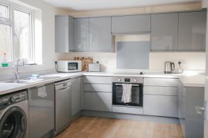 Entire 3 bedroom house, SALISBURY Cathedral City - Ubytování bez kategorie ve městě Salisbury