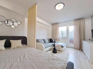 Pokojný a slnečný apartmán blízko centra 24h self check-in - 3hvězdičkové hotely ve městě Banská Bystrica