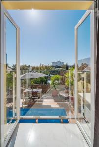 Private Luxurious Hillside Villa with Pool & Sea Views for 8 to 10 ppl - 4hvězdičkové hotely ve městě Fuengirola