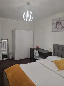 Cosy Room - Tyldesley