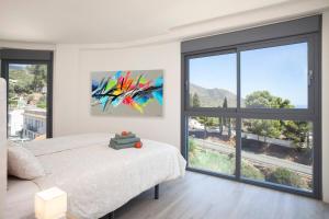 Spectacular new apartment with incredible sea vie