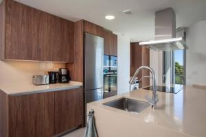 Spectacular new apartment with incredible sea vie