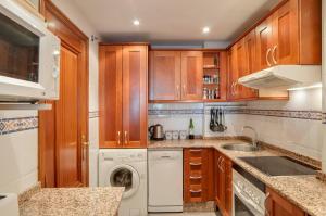 Sunny terrace apartment in prestigious Mijas Golf