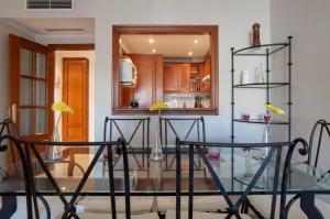 Sunny terrace apartment in prestigious Mijas Golf