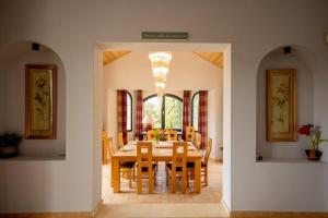 Impressive Villa Dazura In Valtocado Mijas