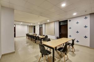 Super Townhouse Saket Residency Near Saket Metro