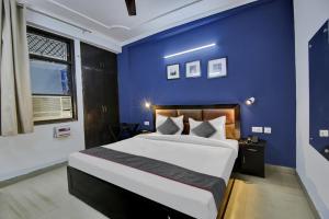 Super Townhouse Saket Residency Near Saket Metro