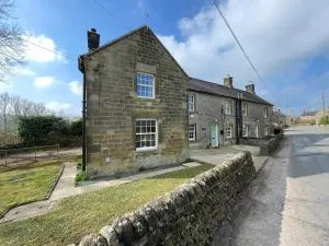 Pass the Keys The Old Shop Cosy Cottage for 6 & Furry Friends - Hulme End