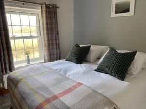 The Old Shop Family Cottage for 6 & Furry Friends - Pass the Keys