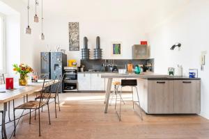 Principe House, Central Rome, 3 bedroom 2 bath, Elegant Apartment full of Light