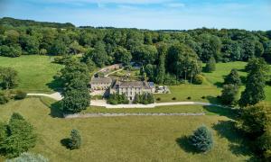 The Hewletts by Birch Stays