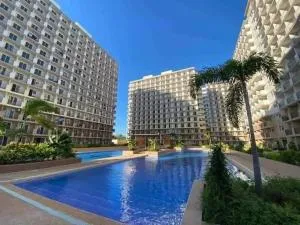 condo with swimming pool - Basbas