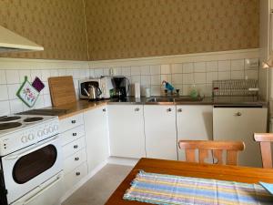 Lilla Halängen cottages, Mormors hus