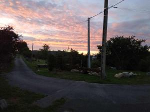 Maisons de vacances Gite a CHALMAZEL equipe, dans hameau calme : Maison 3 Chambres
