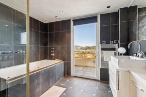 Bay of Angels by ecoflats