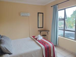 Cozy 2-Bedroom Retreat in Hartbeespoort