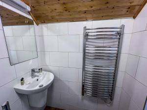 Amersham Station Road Studio - Pass the Keys