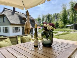 Ferienhaus Herrlich 01 Feriendorf Klein Stresow Rügen by ruyastay