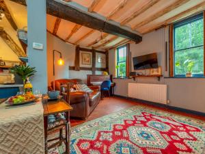 Stay in the Original Home of the Gingerbread Man! - Pass the Keys