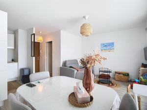 Appartement cosy pour 4, à 2 pas de la plage avec balcon ! - FR-1-236-161