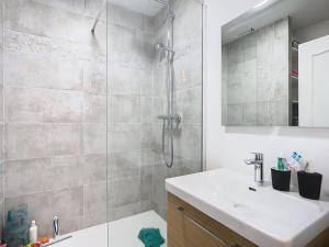 Appartement cosy pour 4, à 2 pas de la plage avec balcon ! - FR-1-236-161