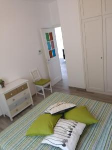 WELCOME RIVIERA - FIOCCO DI MARE elegante e moderno appartamento completamente rinnovato situato in una zona tranquilla -toll parking at 15 euro per day to be booked in advance -subject to availability