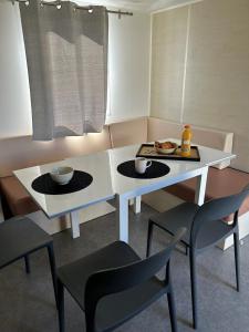 Campings Mobil-home 3 ch camping TOHAPI : photos des chambres
