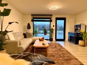 Demerzicht - آرشخوت