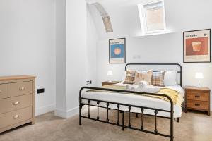 Brand New Luxury 2 Bedroom Apartment in The Market Square