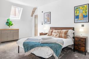 Brand New Luxury 2 Bedroom Apartment in The Market Square