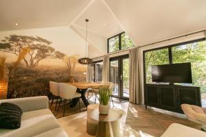 Pool Lodge - Vakantiepark De Thijmse Berg