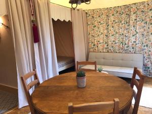 Tentes de luxe Les lodges de phanou Tente lodge : photos des chambres