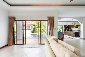 Surin villa by Pattara